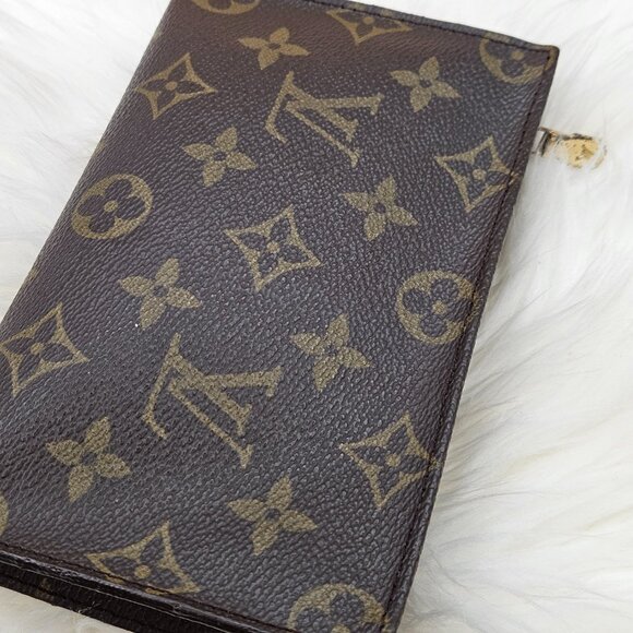Louis Vuitton Monogram Toiletry Pouch 17 - Picture 12 of 17